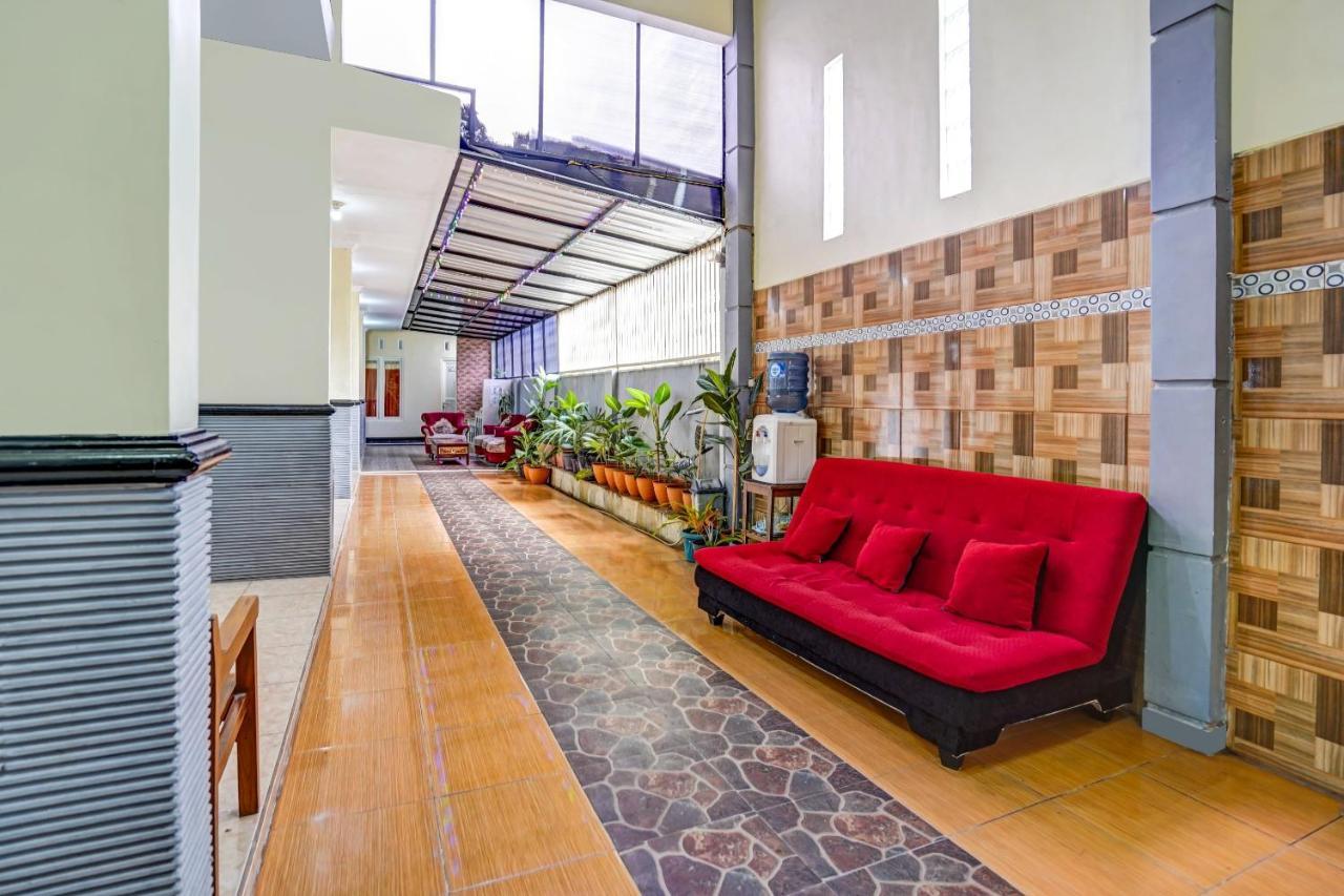 Super Oyo 90642 Lancar Homestay Syariah Tlekung Exterior foto