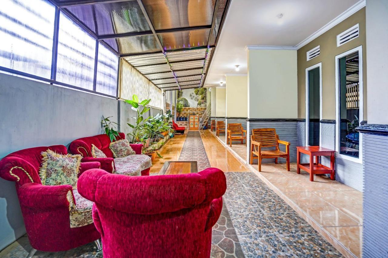Super Oyo 90642 Lancar Homestay Syariah Tlekung Exterior foto