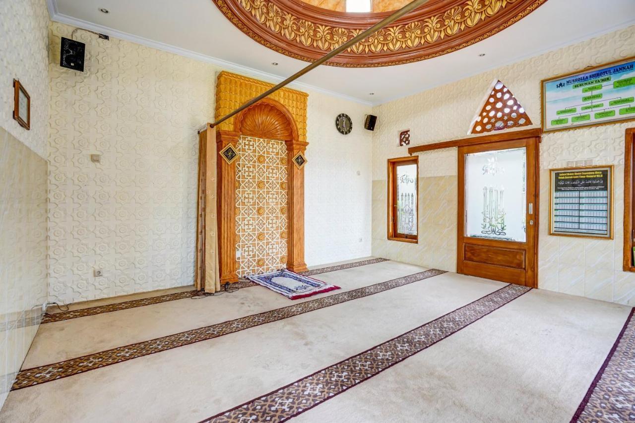 Super Oyo 90642 Lancar Homestay Syariah Tlekung Exterior foto