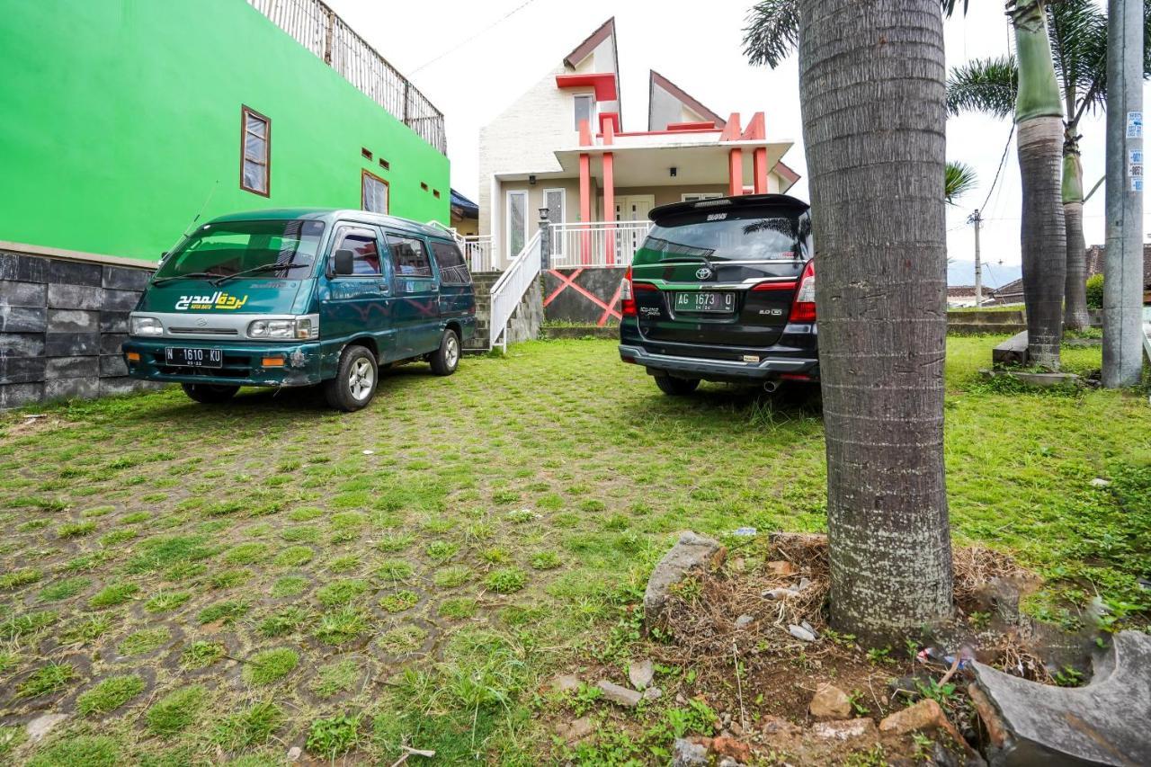 Super Oyo 90642 Lancar Homestay Syariah Tlekung Exterior foto