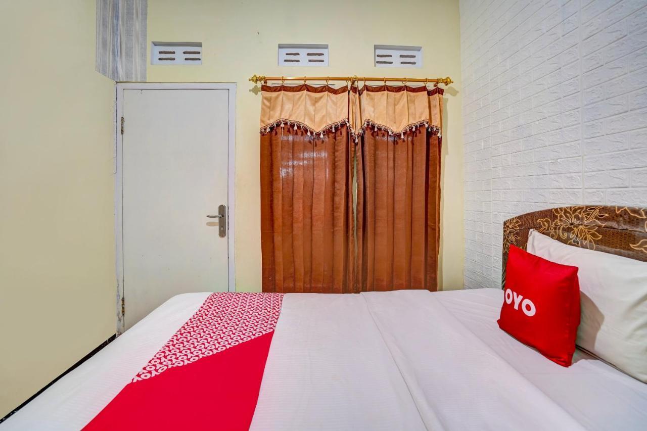 Super Oyo 90642 Lancar Homestay Syariah Tlekung Exterior foto
