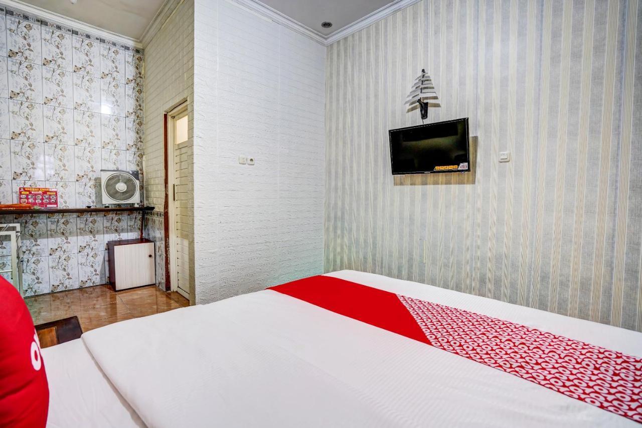 Super Oyo 90642 Lancar Homestay Syariah Tlekung Exterior foto