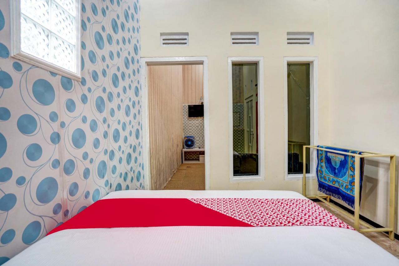 Super Oyo 90642 Lancar Homestay Syariah Tlekung Exterior foto